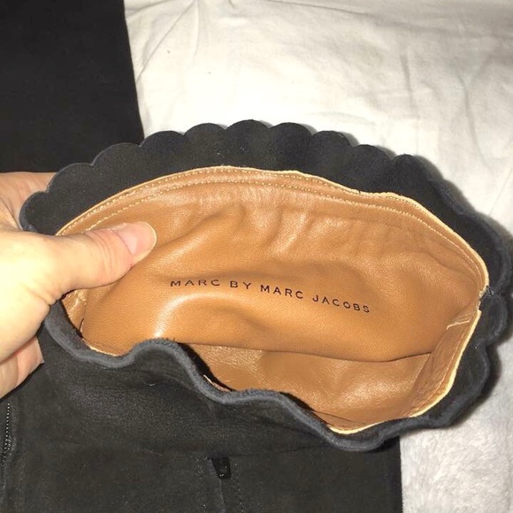 Marc Jacobs over the knee black scallop edge boots - Picture 2 of 2